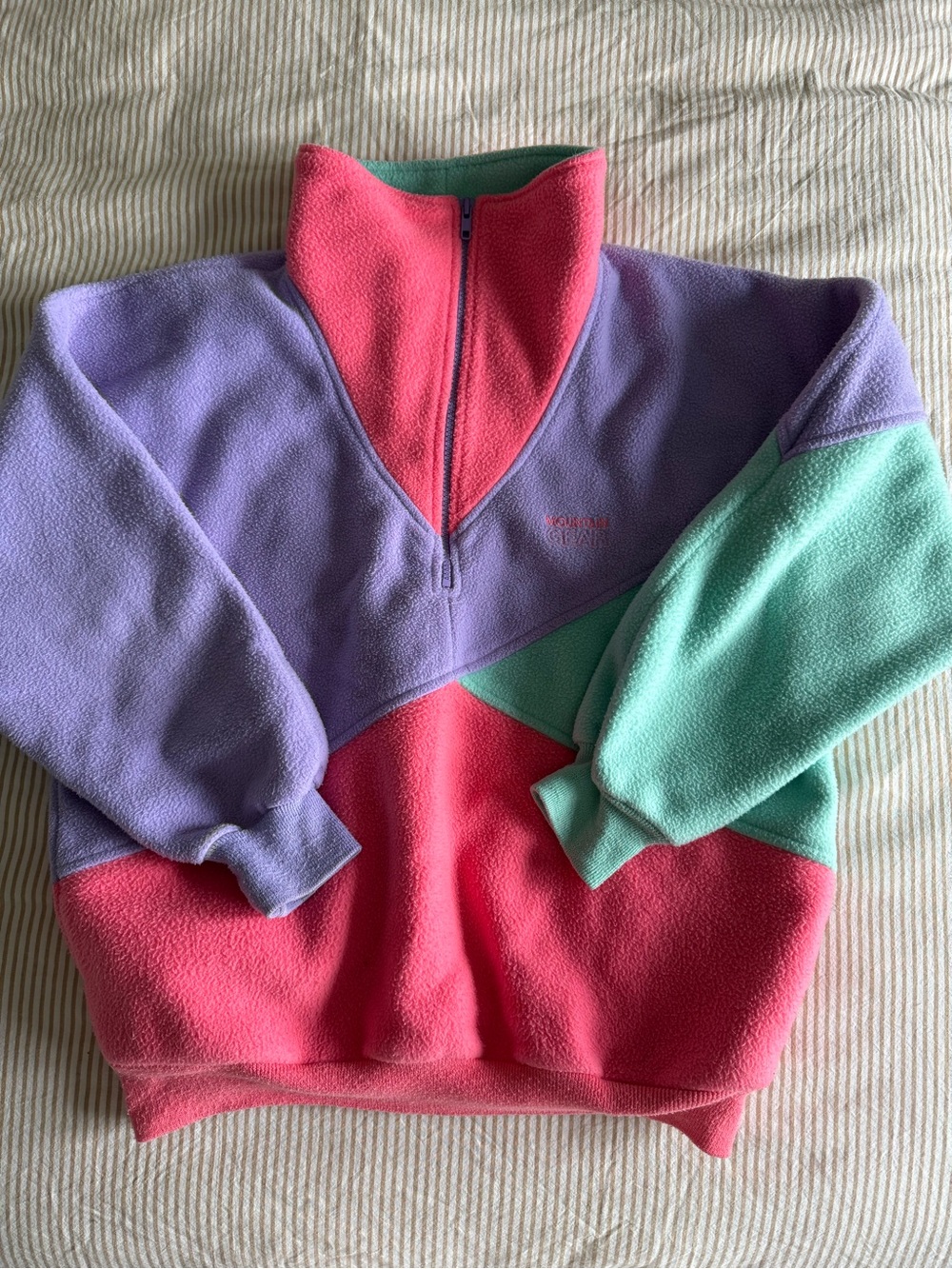 Women’s Mountain Gear Fleece